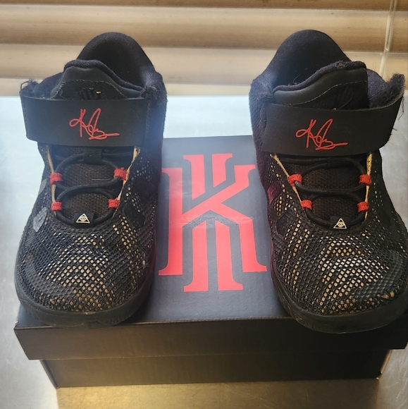Kylie Irving's nike shoes size 10c - Picture 2 of 7